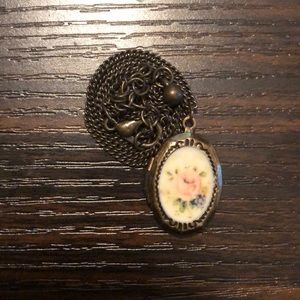 Locket necklace